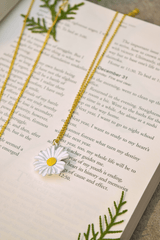 Daisy Pendant with Chain