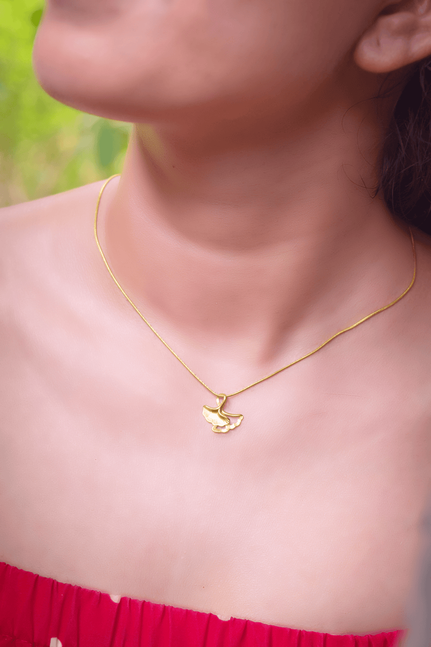 NH870115 18K Gold Titanium Steel Fine Necklace Special-Interest Design Light Pearl Square Plate Butterfly Maple Leaf Pendant Clavicle Chain Simple Necklace - Maple Leaf Style